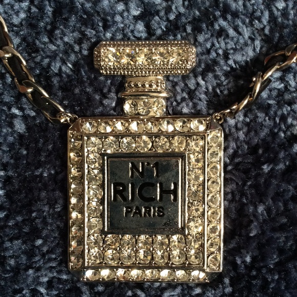 Perfume bottle necklace - Picture 2 of 6